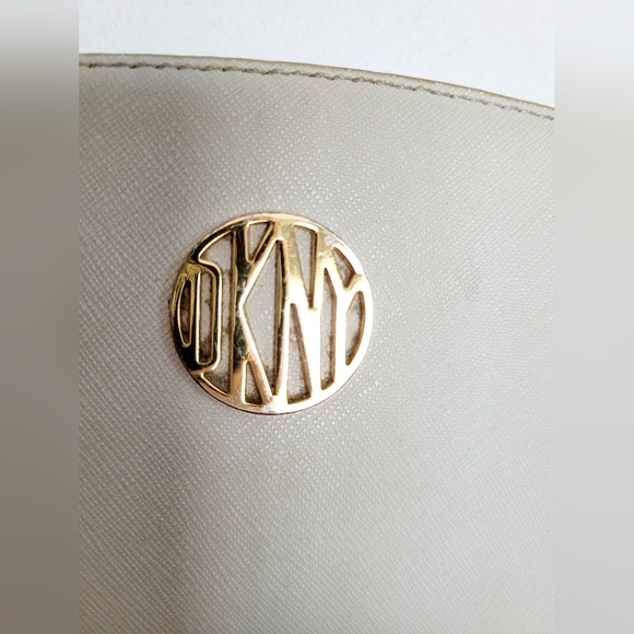 DKNY Bryant Park 100%Cow Saffiano Leather Crossbody Bag Taupe Gray 11"×6"×2" - Picture 10 of 16